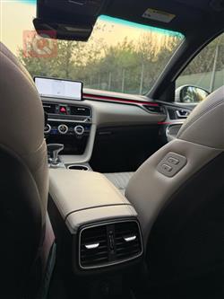 جێنسس G70